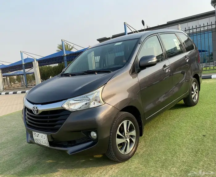 تويتا افانزا 2017 1