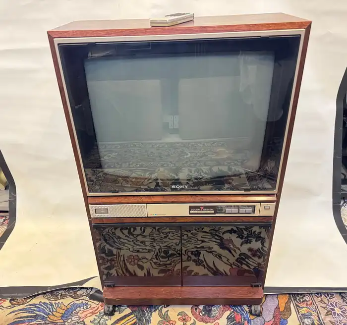 تلفزيون سوني قديم 0