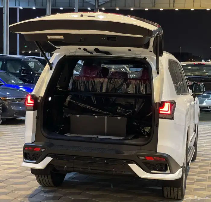 لكزس اف سبورت الساير 2025 13