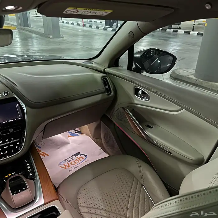 أوستن مارتن DBX 2021 وارد الوكيل إصدار خاص ممشى قليل 25