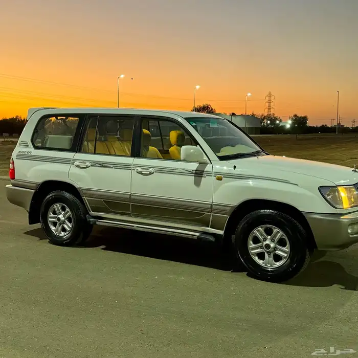 لاندكروزر 2004 عداد قليل ( قير عادي ) 4