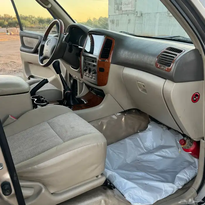 لاندكروزر 2006 ( قير عادي - اسبير علاق ) 25