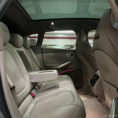 أوستن مارتن DBX 2021 وارد الوكيل إصدار خاص ممشى قليل index