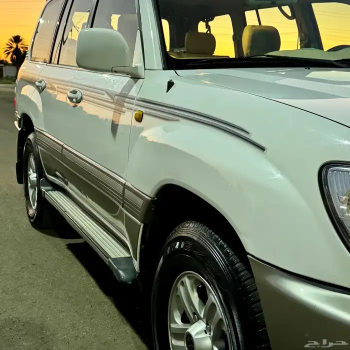 لاندكروزر 2004 عداد قليل ( قير عادي ) 6