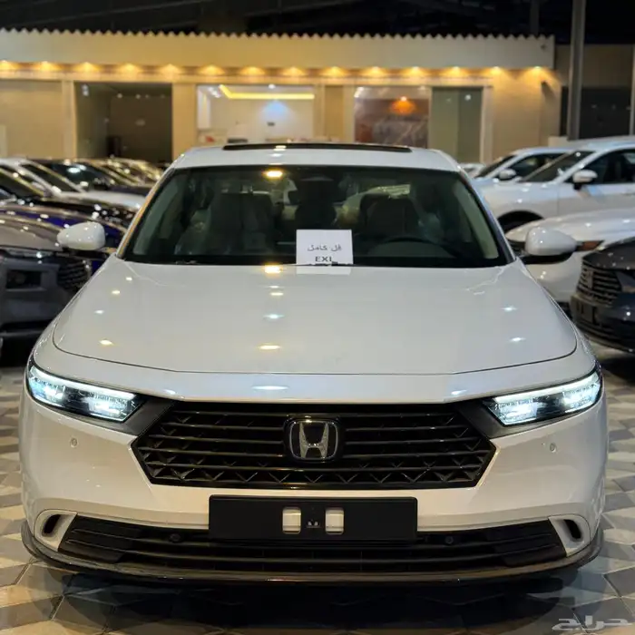 هوندا اكورد فل كامل ابيض 2025 4