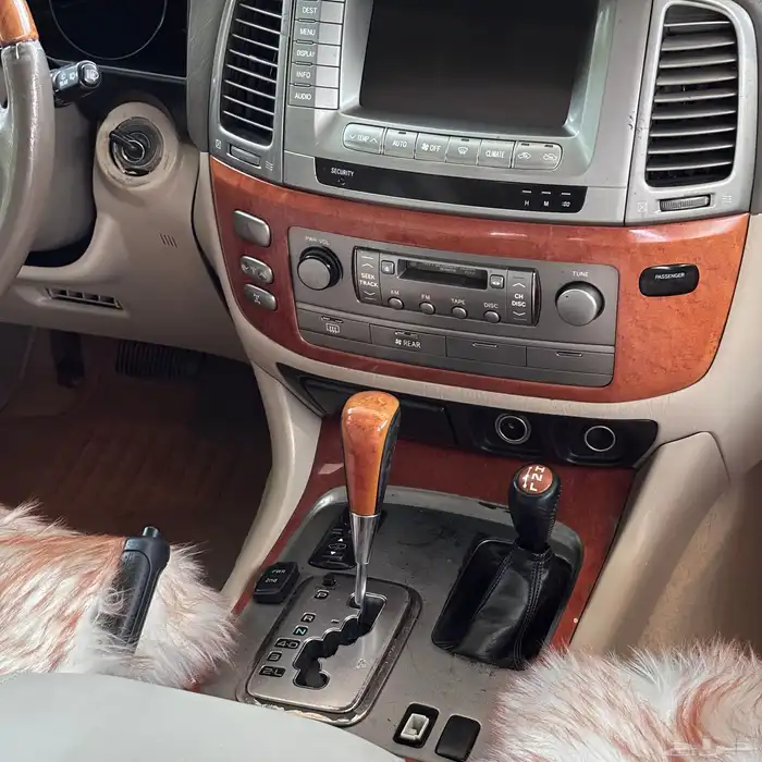 لكزس lx470 2005 37