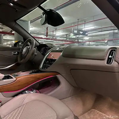 أوستن مارتن DBX 2021 وارد الوكيل إصدار خاص ممشى قليل index