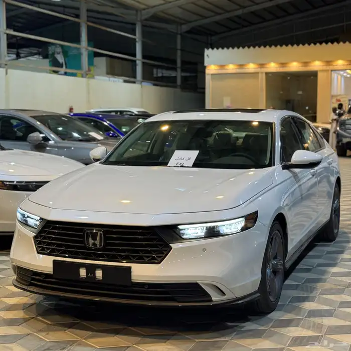 هوندا اكورد فل كامل ابيض 2025 1
