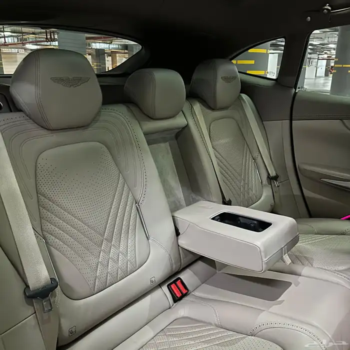 أوستن مارتن DBX 2021 وارد الوكيل إصدار خاص ممشى قليل 23