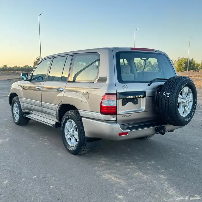 لاندكروزر 2006 ( قير عادي - اسبير علاق ) 7
