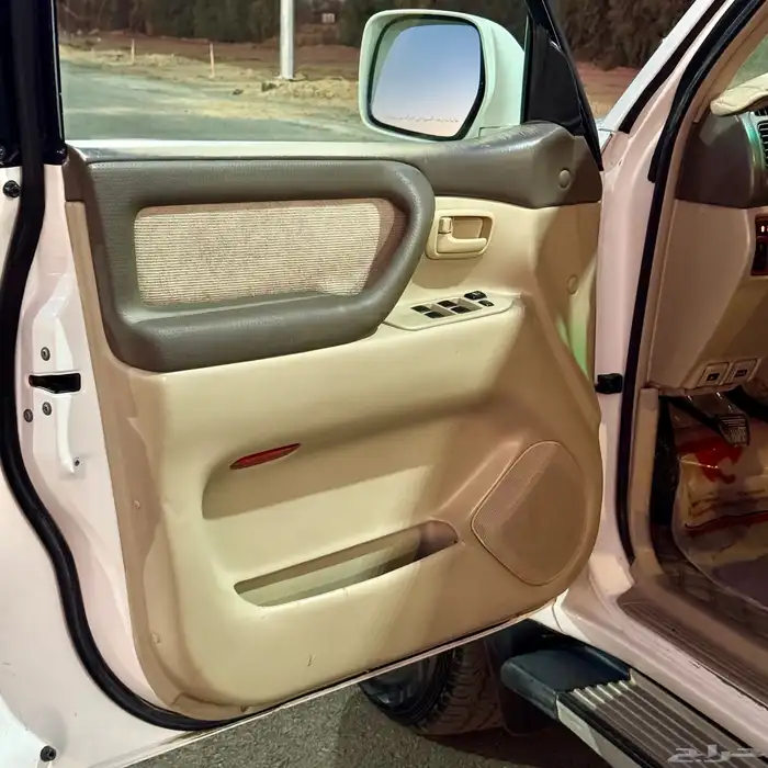 لاندكروزر 2004 عداد قليل ( قير عادي ) 12