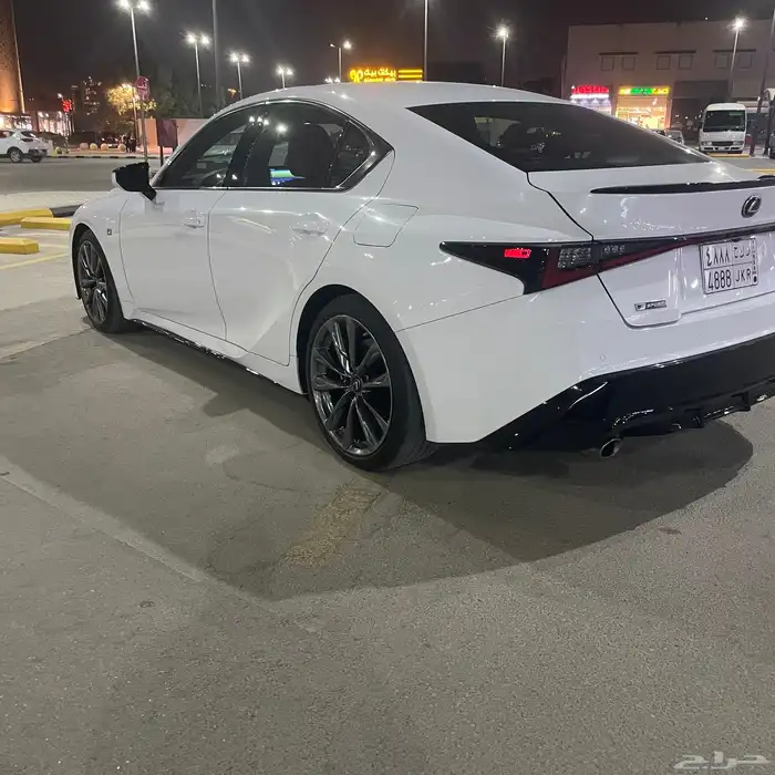 لكزس is 300 F Sport 2021 ماشيه 20 الف فقط 25