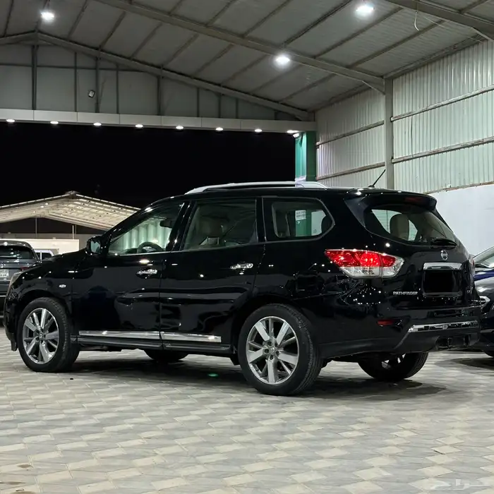 نيسان بافندر 2014 فل كامل فتحه سقف SV عائلي ثلاث صفوف 3