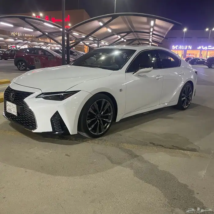 لكزس is 300 F Sport 2021 ماشيه 20 الف فقط 24