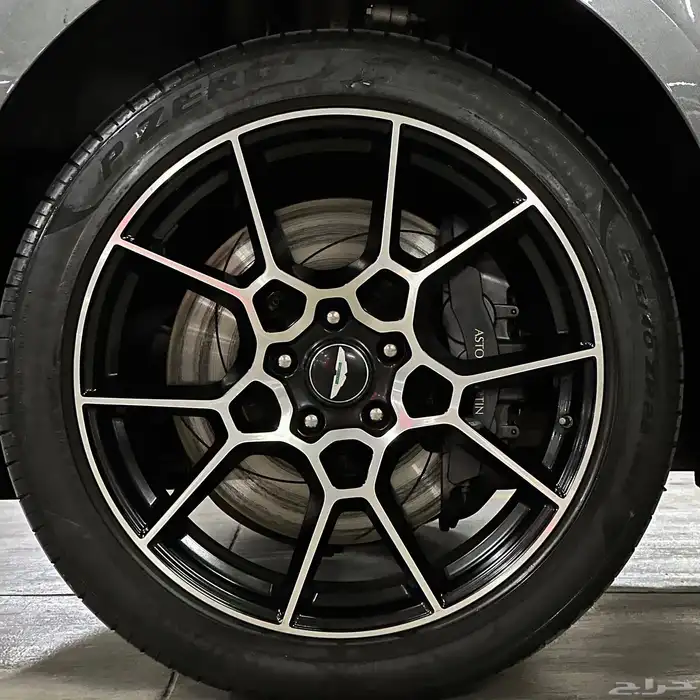 أوستن مارتن DBX 2021 وارد الوكيل إصدار خاص ممشى قليل 26