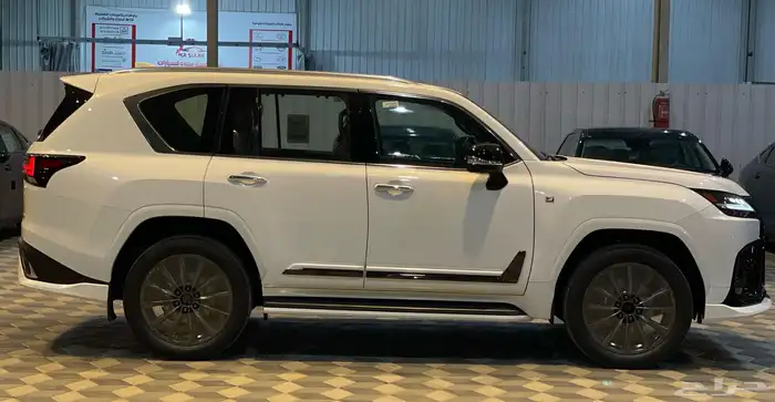 لكزس اف سبورت الساير 2025 7