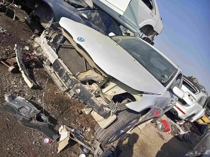 تشليح قطع غيار بي BMW مديل 2005ججم 530 3