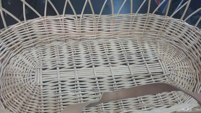 متوفر دولاب صغير ومغسلة صغيرة وسلة طفل ومركنين زجاج 2