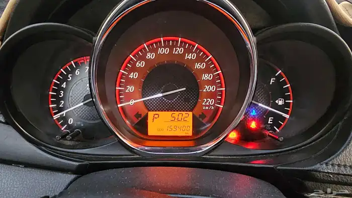 تويوتا يارس هاتشباك 2015 0