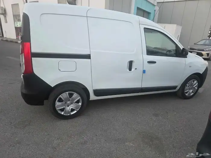 رينو دوكر فان 2022 حبتين نضيف بنزين 22