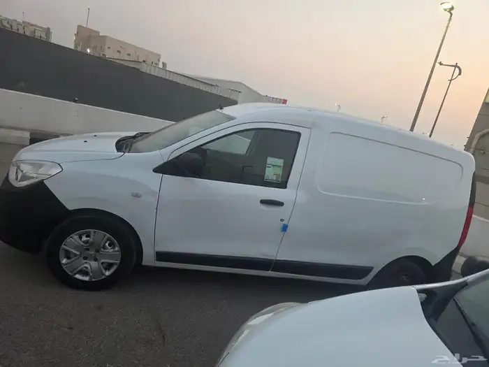 رينو دوكر فان 2022 حبتين نضيف بنزين 23