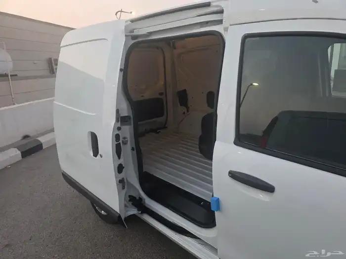 رينو دوكر فان 2022 حبتين نضيف بنزين 24