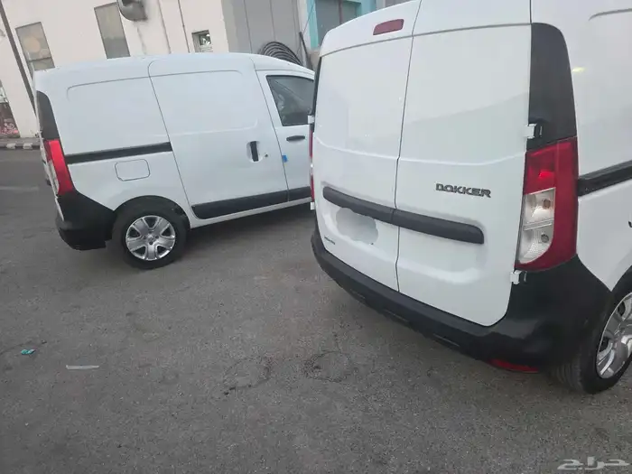 رينو دوكر فان 2022 حبتين نضيف بنزين 20