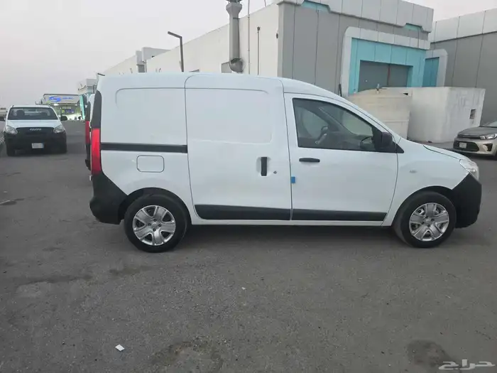 رينو دوكر فان 2022 حبتين نضيف بنزين 19