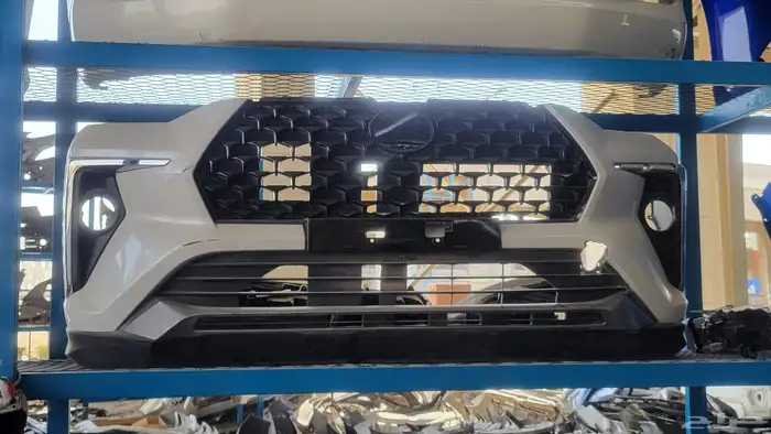 صدم تويوتا فيلوز اصلي وكاله موديل 2024 1