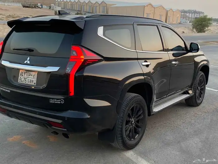 متسوبيشي مونتيرو 2022 أعلى فئه 1