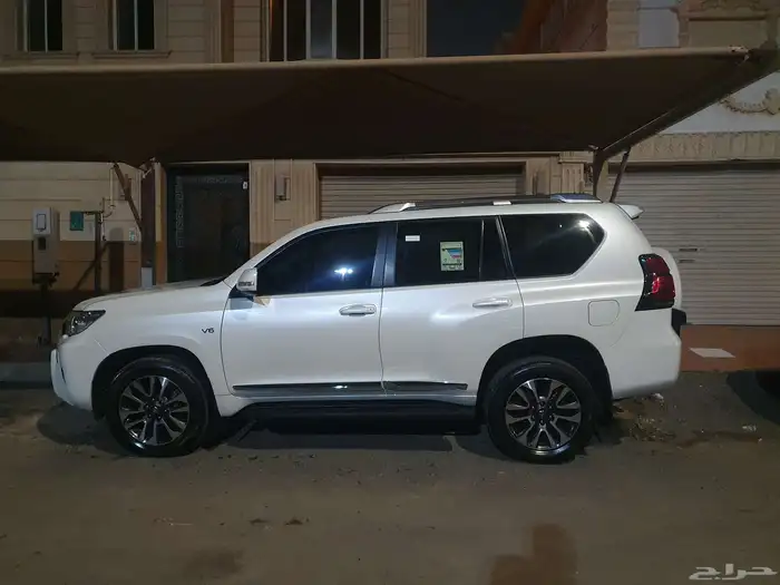 تويوتا برادو 2023 ماشي 33 الف فقط وارد الساير فتحة جلد بنزين 32