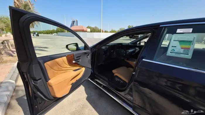 لكزس LS 350 موديل 2025 شبه جديدة ما مشت إلا 2000 كم فقط 19