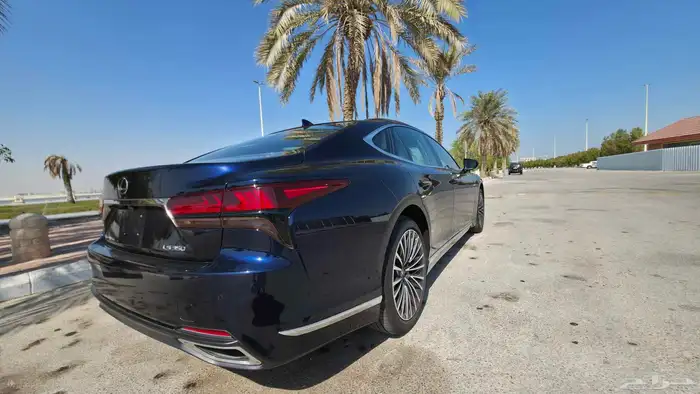 لكزس LS 350 موديل 2025 شبه جديدة ما مشت إلا 2000 كم فقط 16
