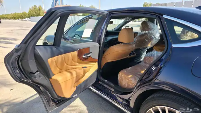 لكزس LS 350 موديل 2025 شبه جديدة ما مشت إلا 2000 كم فقط 28
