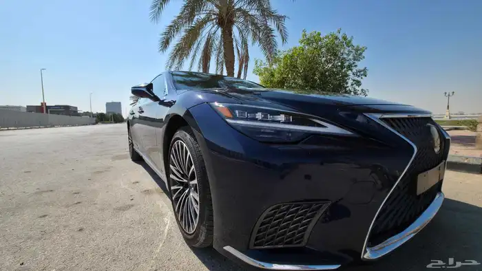 لكزس LS 350 موديل 2025 شبه جديدة ما مشت إلا 2000 كم فقط 15