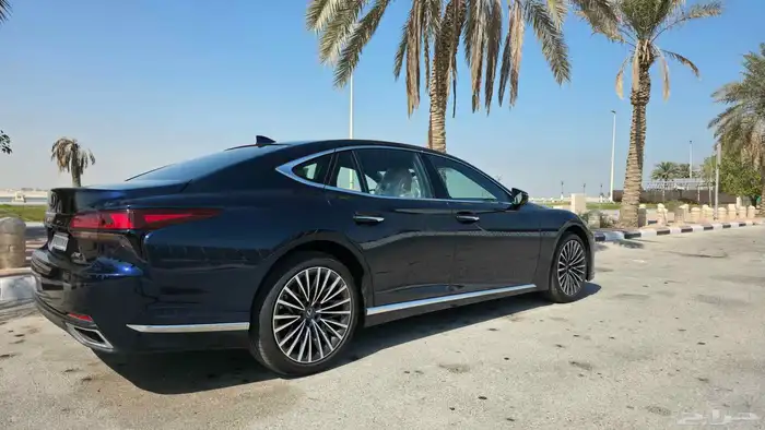 لكزس LS 350 موديل 2025 شبه جديدة ما مشت إلا 2000 كم فقط 7