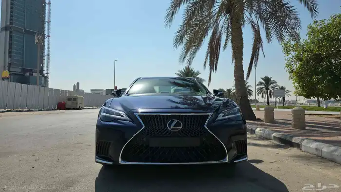 لكزس LS 350 موديل 2025 شبه جديدة ما مشت إلا 2000 كم فقط 3