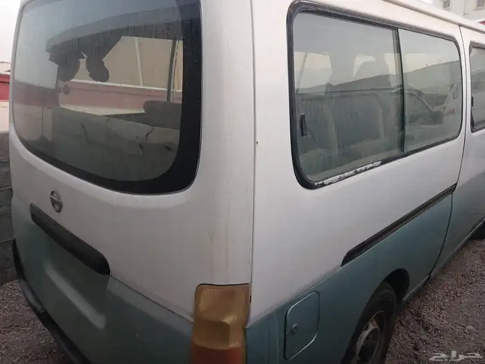 للبيع تشليح قطع غيار باص نيسان 2007 بنزين 2