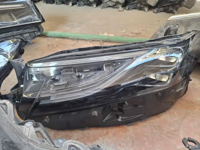 شمعات تيوتاء كرولا  كامري  يارس جيب  فورشينر  برادو  فيلوز 4