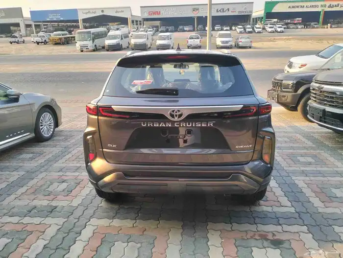 تويوتا اوربان كروزر فل كامل GLX موديل 2026 سعودي 10