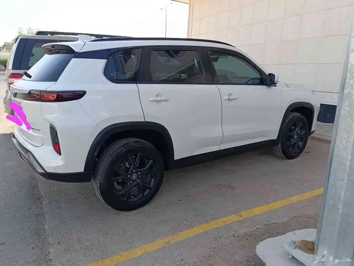 تويوتا اوربان كروزر 2025 ممشي 8 الف 3