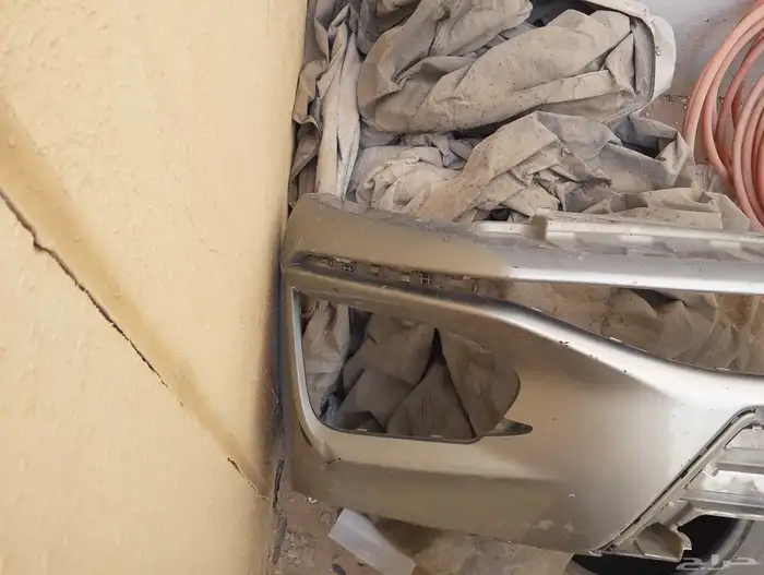 للبيع قطع غيار BMW وفورد ford موستنج وmg5 4