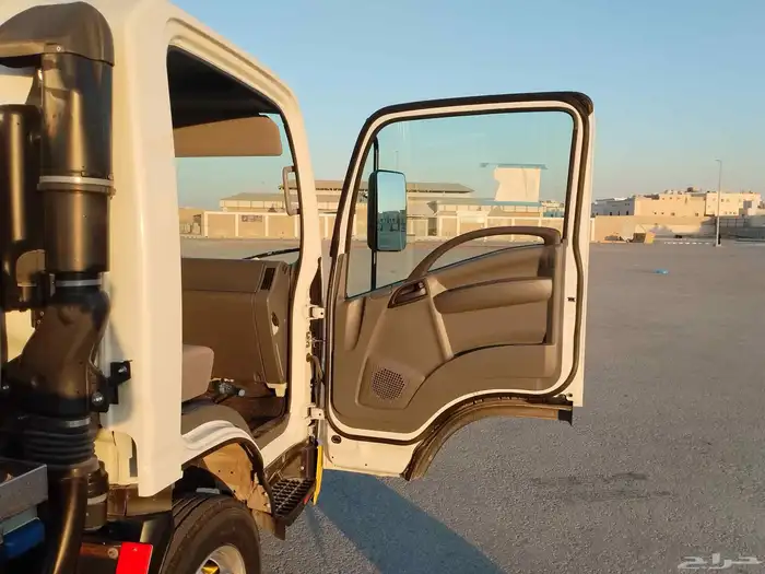 ايسوزو وايت ماء شبه وكاله 16