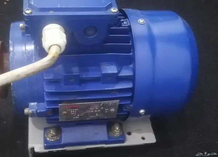 دنمو ايطالي 3400 (RPM). 2 حصان محمي من الاتربه والماء 1