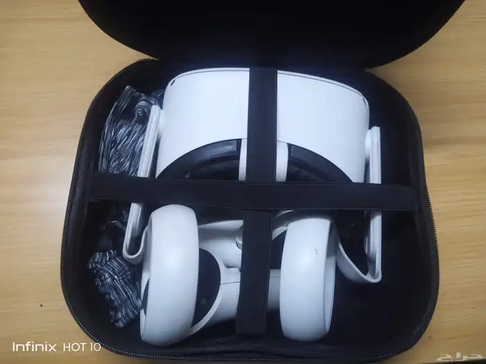 نظارة ميتا كويست 2 5