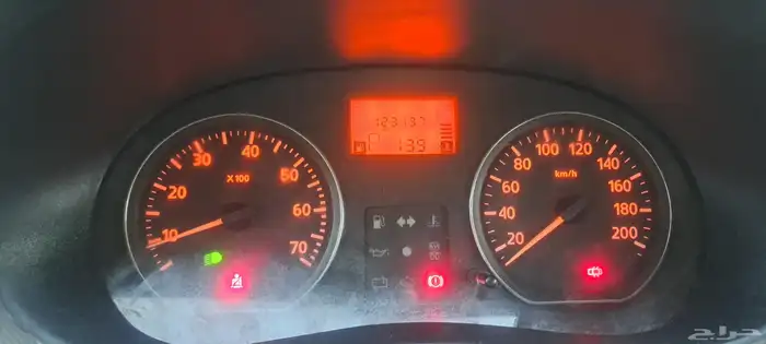 Renault Logan 2012 5