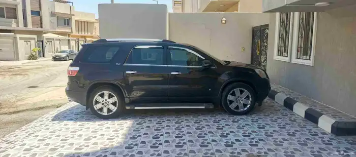 جمس أكاديا 2010 فل كامل للبيع أو البدل المناسب 1