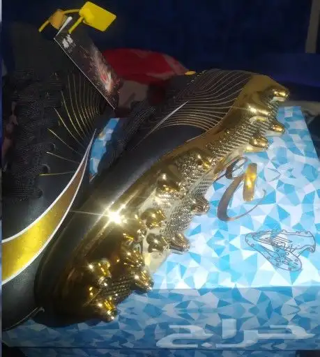 صفقة فتابل (جزم كورة براندات أصلية) 14 وجزمة عادية 2