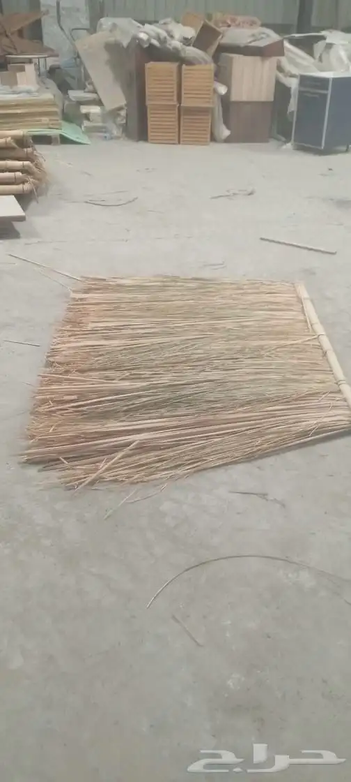 للبيع قش وأعواد بامبو مستخدمه 1