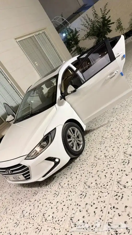 النترا افانتي ديزل لوح دبي 2